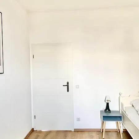 3 Rooms, Free Parking, 25 Min To Duesseldorf, 200 Mbps Wlan Apartmán Duisburg