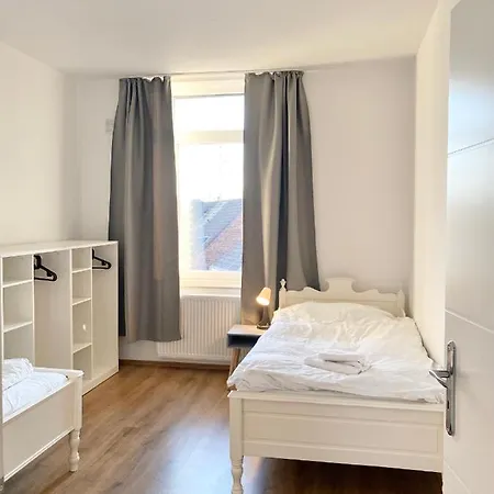 3 Rooms, Free Parking, 25 Min To Duesseldorf, 200 Mbps Wlan * Duisburg