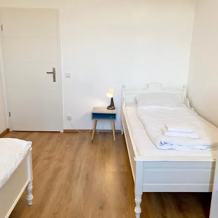 3 Rooms, Free Parking, 25 Min To Düsseldorf, 200 Mbps Wlan Duisburg