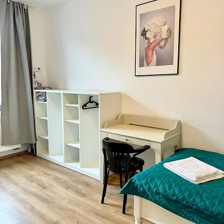 Apartmán 3 Rooms, Free Parking, 25 Min To Duesseldorf, 200 Mbps Wlan