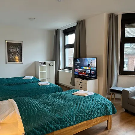 3 Rooms, Free Parking, 25 Min To Duesseldorf, 200 Mbps Wlan Apartmán