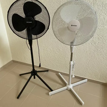 3 Rooms, Free Parking, 25 Min To Düsseldorf, 200 Mbps Wlan Apartamento Duisburg