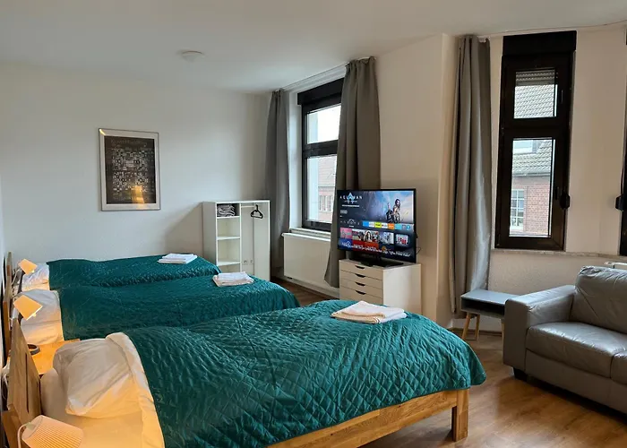 3 Rooms, Free Parking, 25 Min To Duesseldorf, 200 Mbps Wlan Apartment