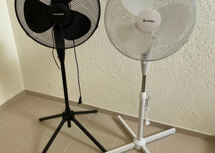 3 Rooms, Free Parking, 25 Min To Duesseldorf, 200 Mbps Wlan Appartement Duisburg