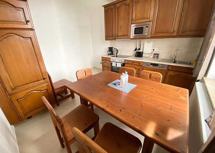 3 Rooms, Free Parking, 25 Min To Duesseldorf, 200 Mbps Wlan Duisburgo